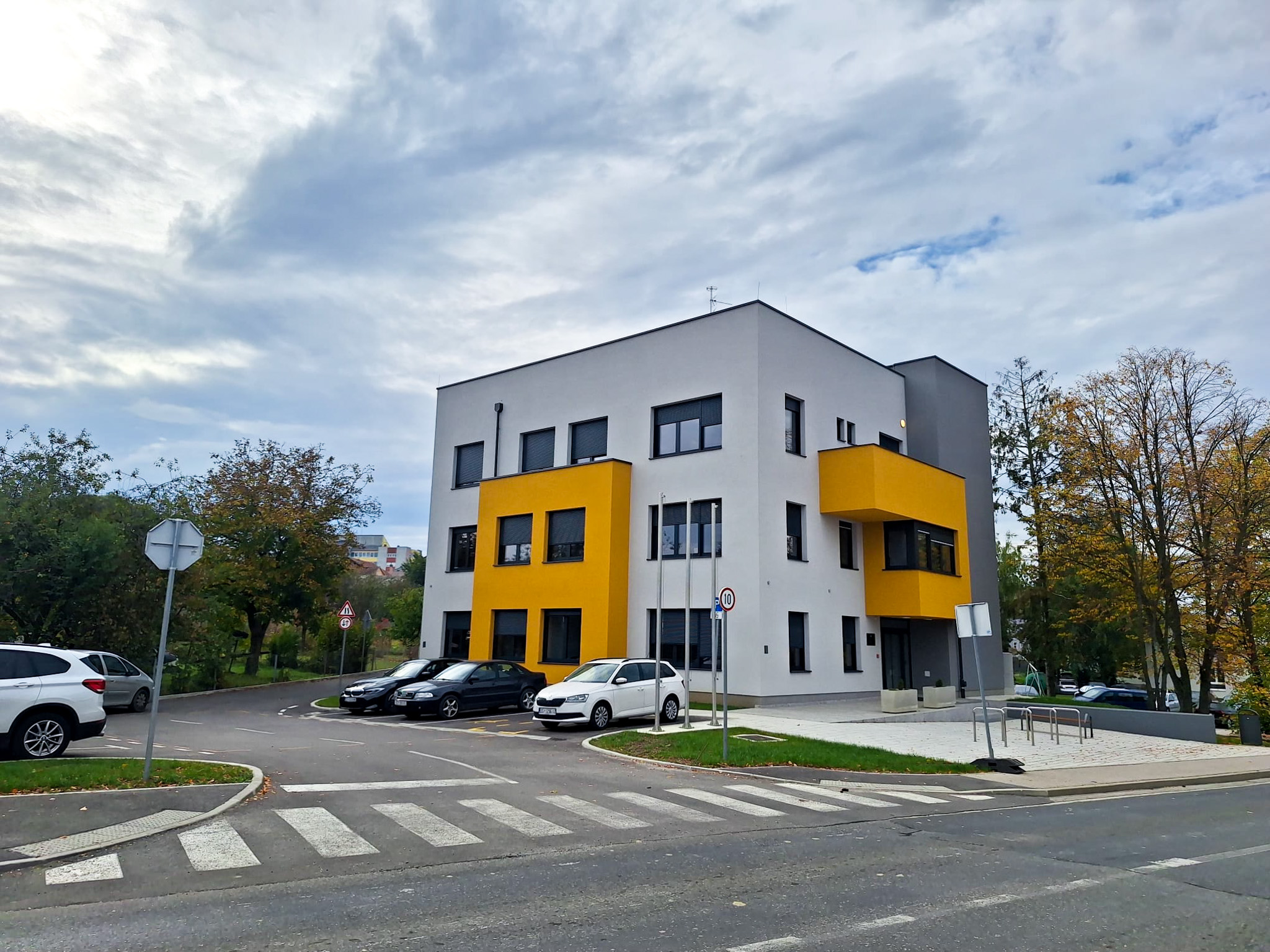 Predstavljena nova zgrada Područnog ureda Vrbovec Hrvatskog zavoda za socijalni rad